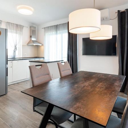 Vila Apartments Marina Blato  Buitenkant foto