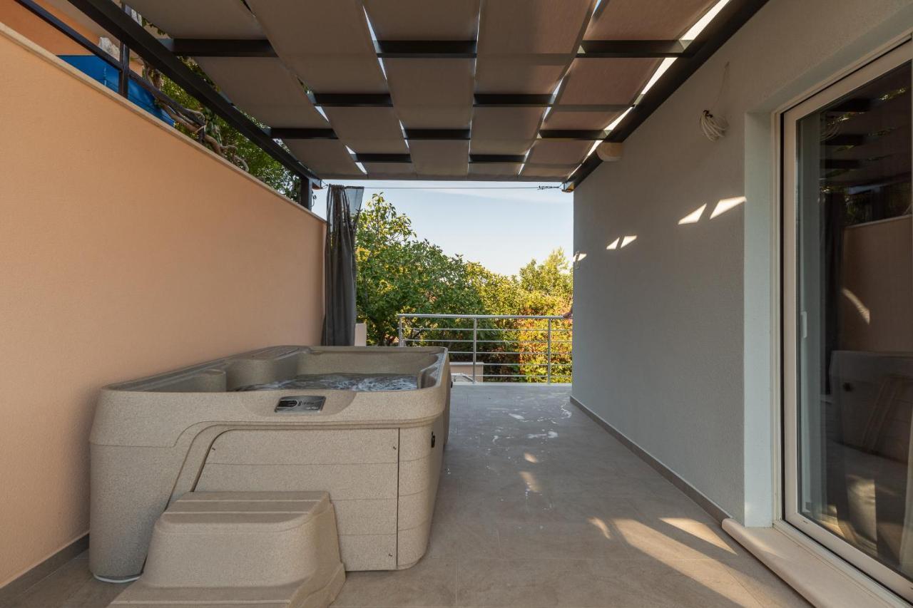 Vila Apartments Marina Blato  Buitenkant foto
