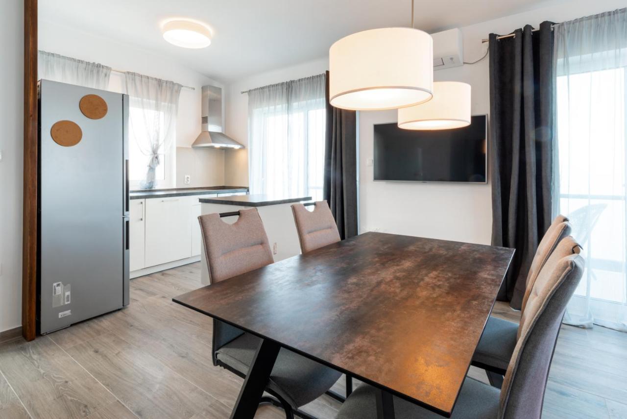Vila Apartments Marina Blato  Buitenkant foto