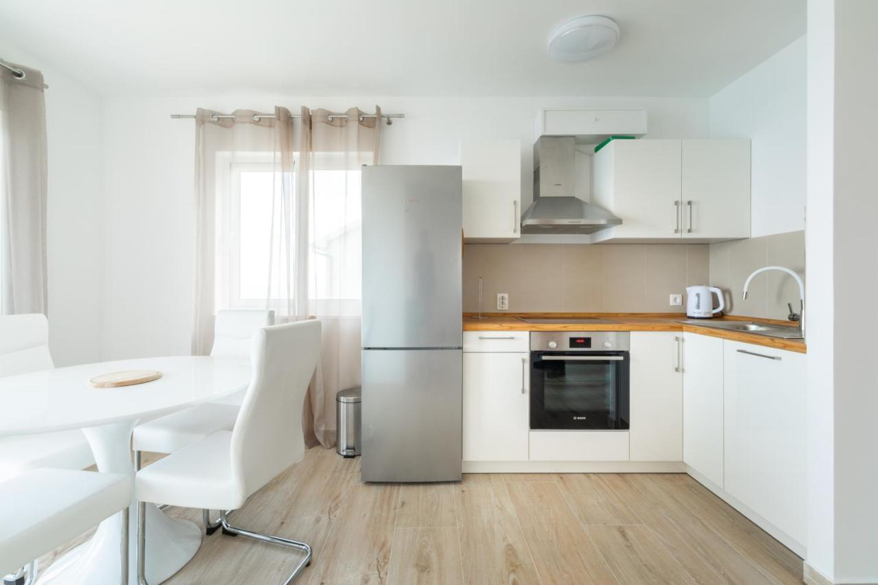 Vila Apartments Marina Blato  Buitenkant foto