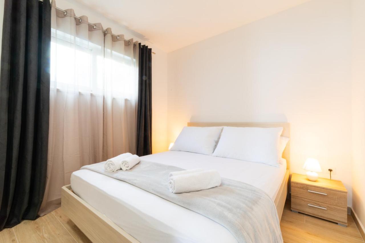Vila Apartments Marina Blato  Buitenkant foto
